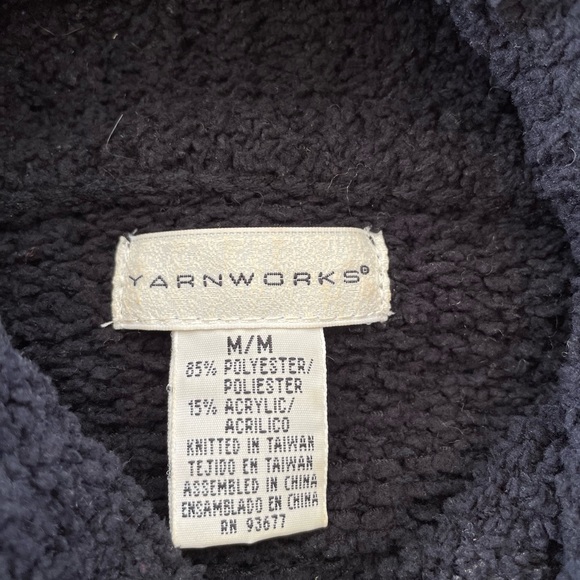 Yarnworks Black and White polyester and acrylic Sweater. Size Medium. - Picture 8 of 11